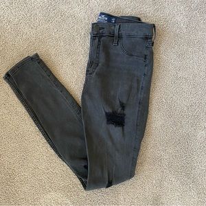 HOLLISTER • Women’s Black Ripped High-Rise Jean Legging Size- 5 Long